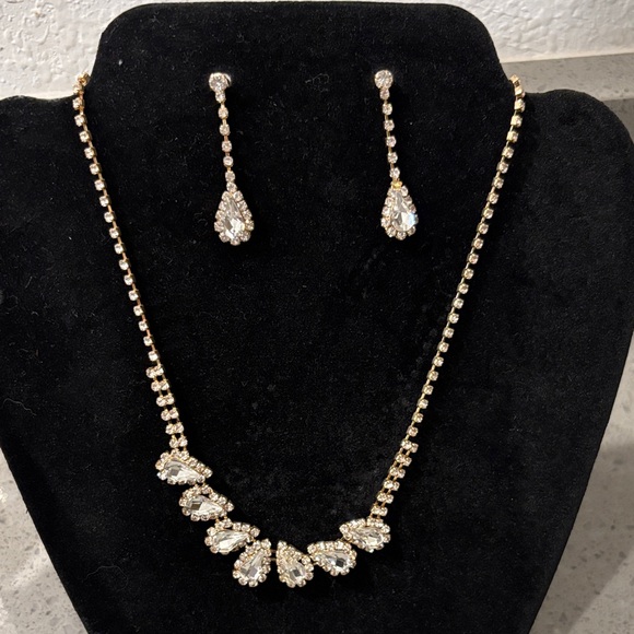 Jewelry - Fashion Gold and Rhinestone Jewelry Set